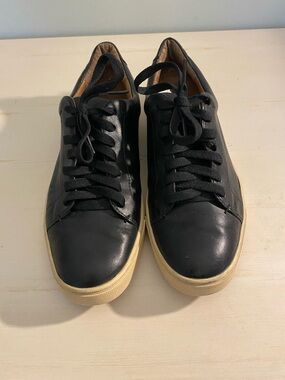 Black Leather Beige Sole Low-Top Sneakers